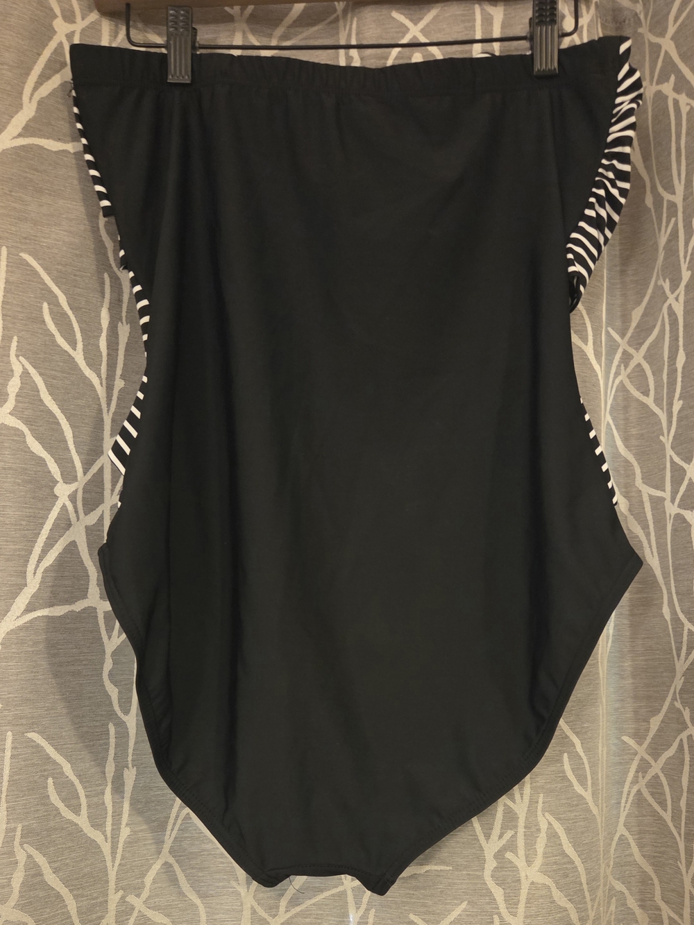 Miraclesuit Black and White Striped Strapless One-Piece Swimsuit. Size 12 - Picture 2 of 6